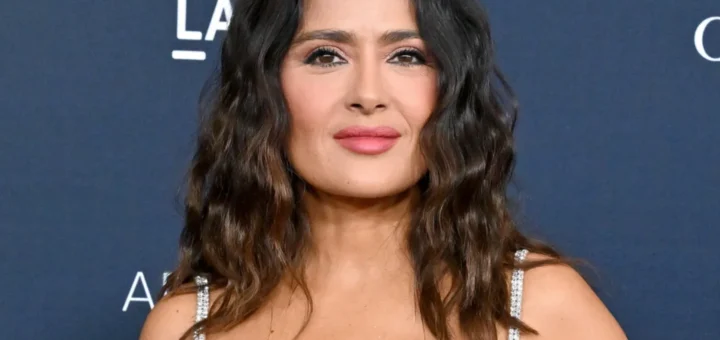 At Least Not Completely Naked The Provocative Outfit Of Salma Hayek